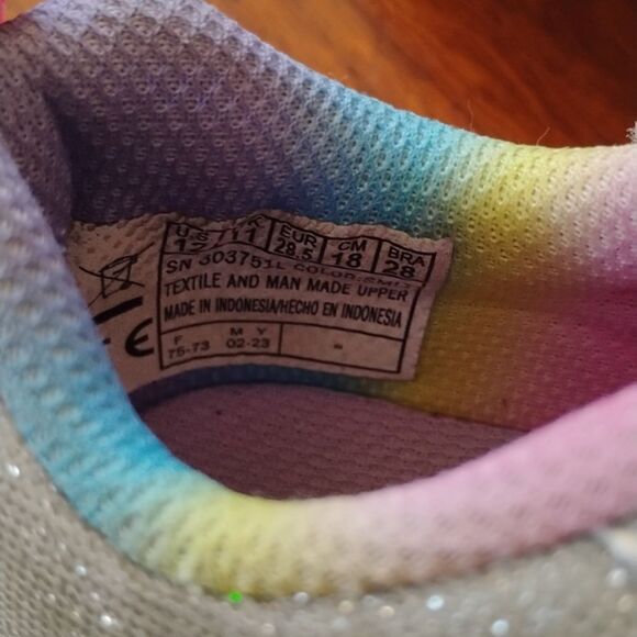Kids Skechers - Silver and Pink - Size: 12     (1013) - Picture 4 of 5